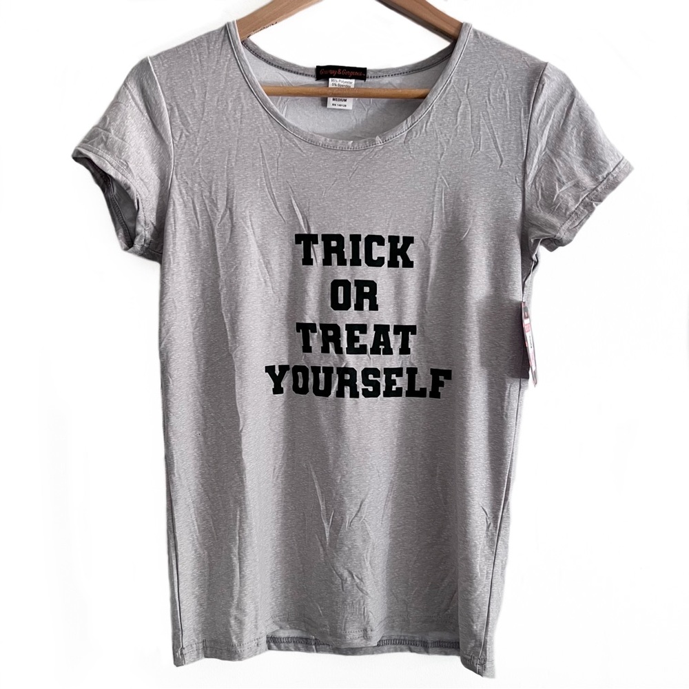 Women’s Grey Trick or Treat Tee, M - NEW